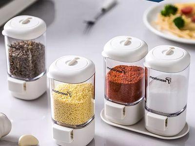 Press-to-Open Plastic Salt and Pepper Shaker, Transparent Spice Dispenser Seasoning Jar