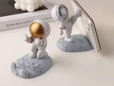 Unique Design Cool 3D Astronaut Mobile Phone Holder Compatible with All Smartphones