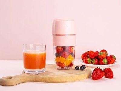 Portable Blender, Mini Electric Juicer Cup USB Rechargeable Easy to Use and Clean